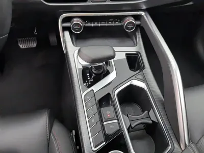 Geely Xingyue 2020, 25000 км, за 7327.7 USD - фото 13