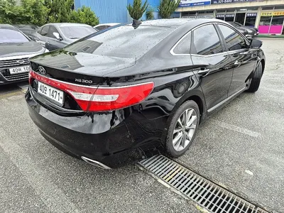 Hyundai Grandeur 2015, 200623 км, за 4098.36 USD