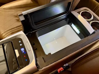 Mercedes-Benz V-Class 2021, 60000 км, за 37962.77 USD - фото 8