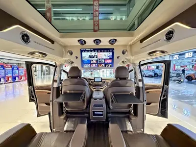 Mercedes-Benz V-Class 2021, 60000 км, за 37962.77 USD - фото 12