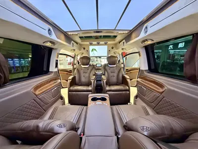 Mercedes-Benz V-Class 2021, 60000 км, за 37962.77 USD - фото 17