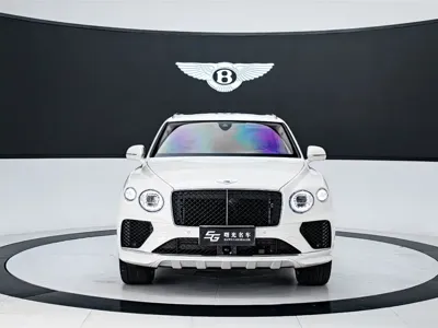 Bentley Bentayga 2025, 4000 км, за 439661.87 USD