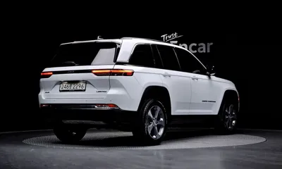 Jeep Cherokee 2023, 16038 км, за 27089.52 USD