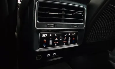 Audi SQ8 2021, 48014 км, за 62512.18 USD - фото 18