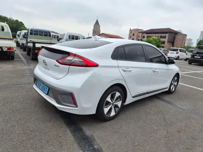 Hyundai Ioniq 2018, 103480 км, за 6316.34 USD