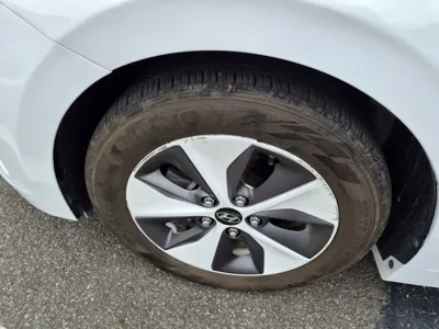 Hyundai Ioniq 2018, 103480 км, за 6310.18 USD - фото 8