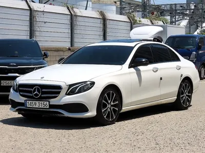 Mercedes-Benz E-Class · 2017 год
