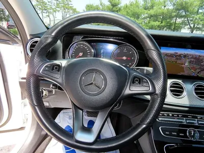 Mercedes-Benz E-Class 2017, 63891 км, за 13456.74 USD - фото 8