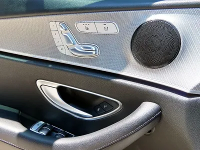 Mercedes-Benz E-Class 2017, 63891 км, за 13456.74 USD - фото 12