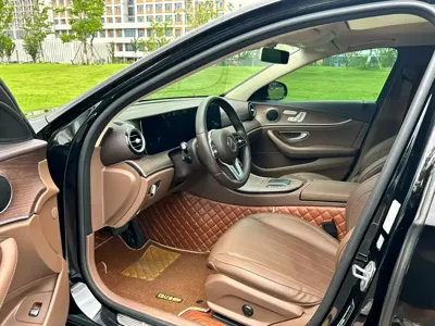 Mercedes-Benz E-Class 2020, 110000 км, за 25018.76 USD