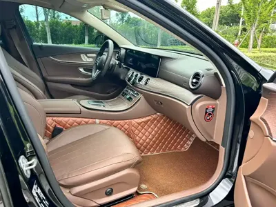 Mercedes-Benz E-Class 2020, 110000 км, за 25018.76 USD