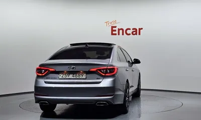 Hyundai Sonata 2015, 118569 км, за 7069.71 USD
