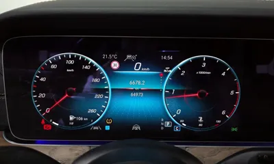Mercedes-Benz E-Class 2022, 64973 км, за 25081.45 USD - фото 8