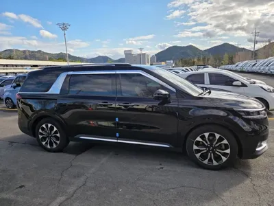 Kia Canival 2021, 72470 км, за 18707.05 USD