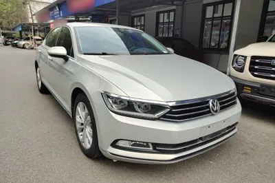 Volkswagen Magotan 2018, 70200 км, за 11736 USD