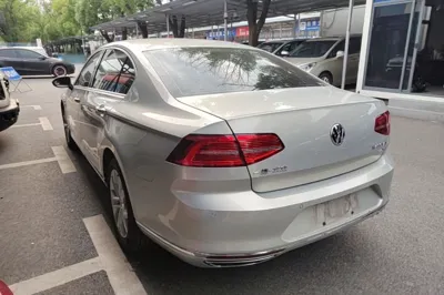 Volkswagen Magotan 2018, 70200 км, за 11736 USD