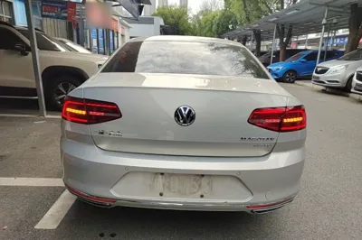 Volkswagen Magotan 2018, 70200 км, за 11736 USD