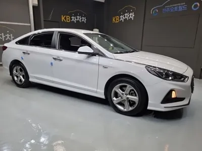 Hyundai Sonata 2019, 181184 км, за 5795.4 USD