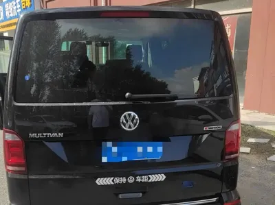 Volkswagen Multivan 2019, 80000 км, за 40464.19 USD