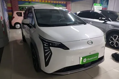AION Y 2023, 33000 км, за 12951 USD