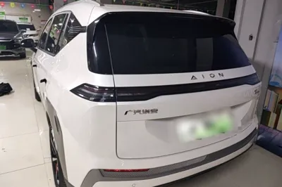 AION Y 2023, 33000 км, за 12951 USD
