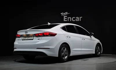 Hyundai Avante 2016, 88110 км, за 5448.34 USD