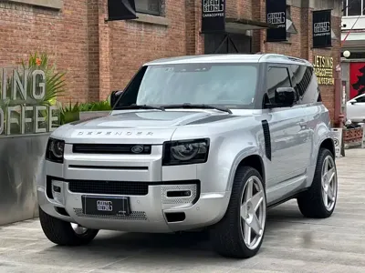 Land Rover Defender 2021, 42000 км, за 66009.46 USD