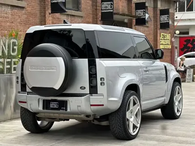 Land Rover Defender 2021, 42000 км, за 66009.46 USD