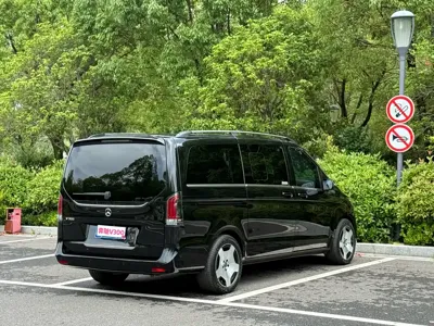 Mercedes-Benz V-Class 2025, 9000 км, за 55924.91 USD