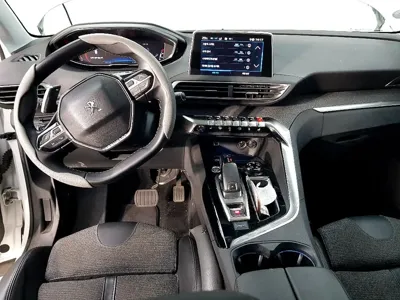 Peugeot 3008 2019, 247000 км, за 7601.8 USD