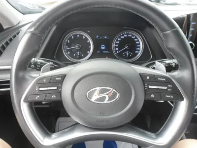 Hyundai Sonata 2021, 108000 км, за 9315.97 USD