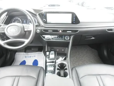 Hyundai Sonata 2021, 108000 км, за 9311.71 USD - фото 13