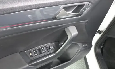 Volkswagen T-Roc 2021, 23389 км, за 16604.8 USD - фото 30