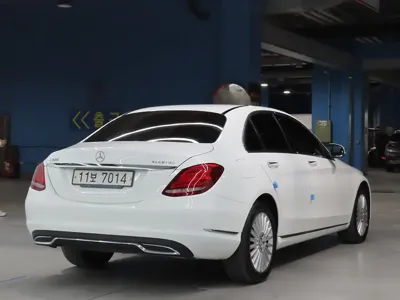 Mercedes-Benz C-Class 2015, 149031 км, за 7959.63 USD