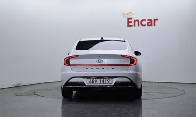 Hyundai Sonata 2020, 101154 км, за 9302.64 USD