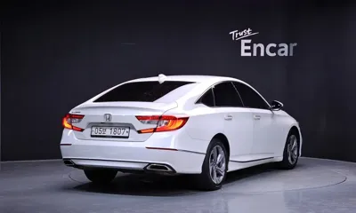 Honda Accord 2018, 124236 км, за 7475.78 USD