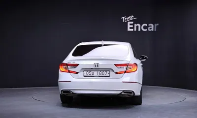 Honda Accord 2018, 124236 км, за 7475.78 USD