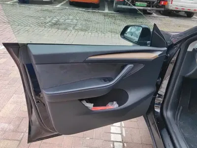 Tesla Model Y 2022, 77700 км, за 22528.67 USD - фото 7