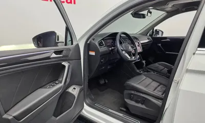 Volkswagen Tiguan 2024, 41328 км, за 19491.24 USD - фото 10