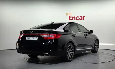 Hyundai Grandeur 2015, 123433 км, за 4926.43 USD