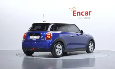 MINI Cooper 2019, 55802 км, за 7944.26 USD