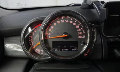 MINI Cooper 2019, 55802 км, за 7944.26 USD - фото 8