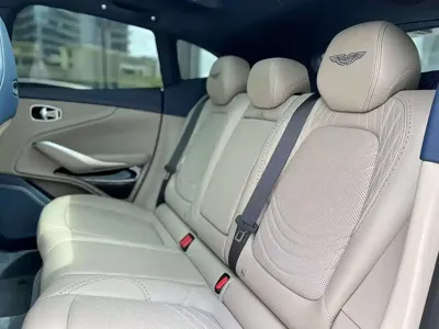 Aston Martin DBX 2022, 18000 км, за 276333.66 USD - фото 6