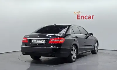 Mercedes-Benz E-Class 2013, 97004 км, за 5087.54 USD