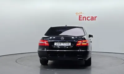 Mercedes-Benz E-Class 2013, 97004 км, за 5087.54 USD