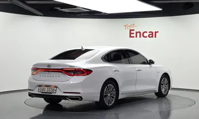 Hyundai Grandeur 2018, 157802 км, за 9094.45 USD