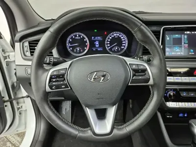 Hyundai Sonata 2019, 50311 км, за 8580.9 USD - фото 9