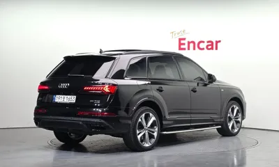 Audi Q7 2023, 56750 км, за 43541.45 USD