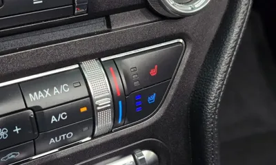 Ford Mustang 2017, 76770 км, за 14521.06 USD - фото 20
