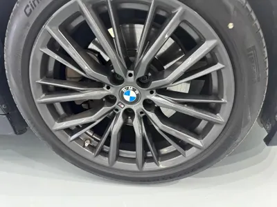 BMW 3 Series 2024, 18000 км, за 24396.08 USD